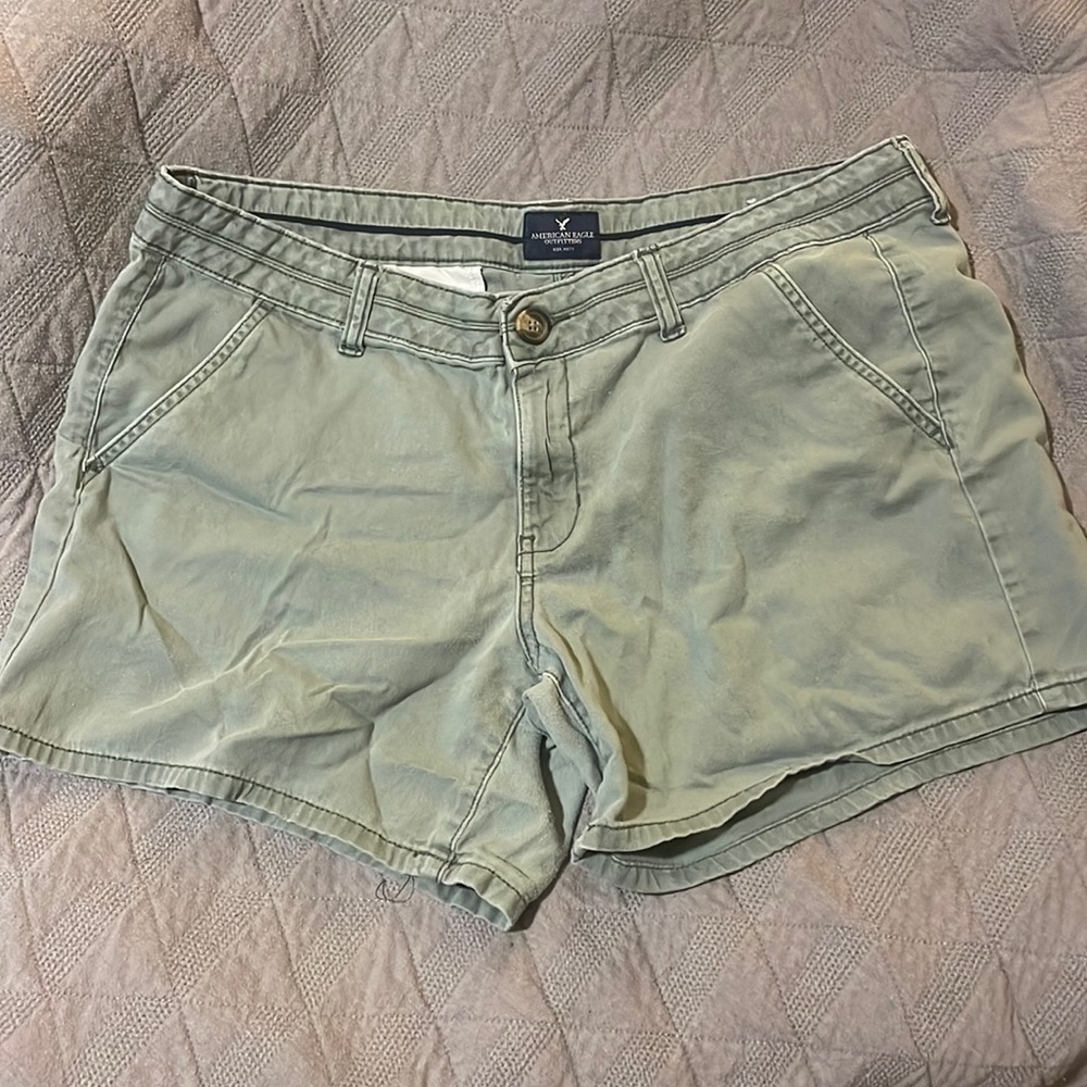 American Eagle Midi Shorts Olive Green Size 14